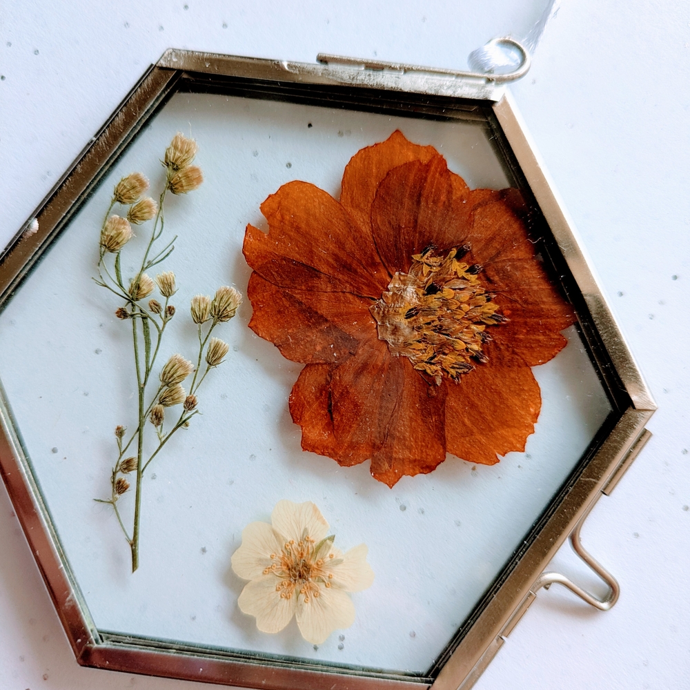 Brass pressed flower art frames - Picture 3 of 5